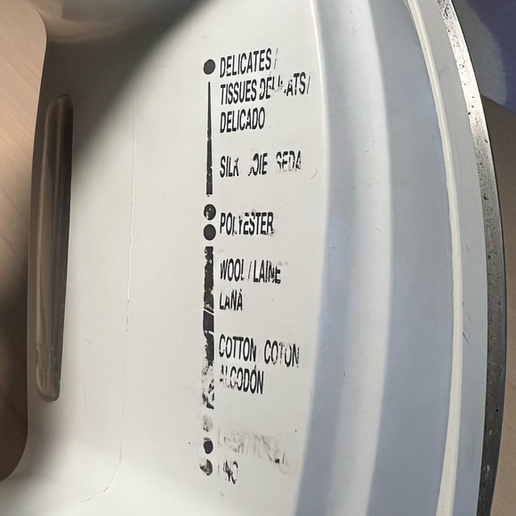 Proctor Silex Auto-off Iron Nonstick Soleplate and Adjustable Steam Spray Blast - Picture 10 of 11